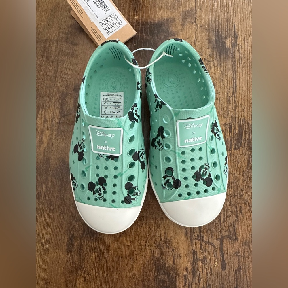 Native Disney Toddler Shoes - size C7